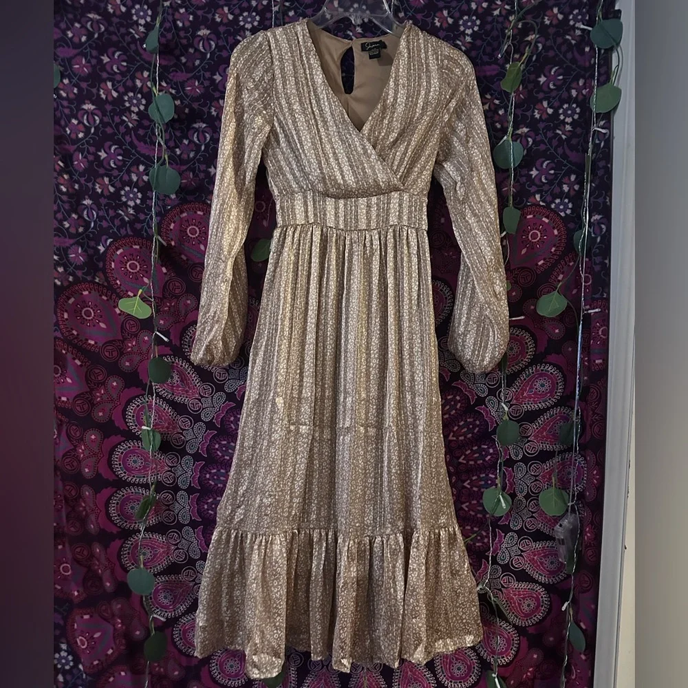 Dress - Picture 1 of 6